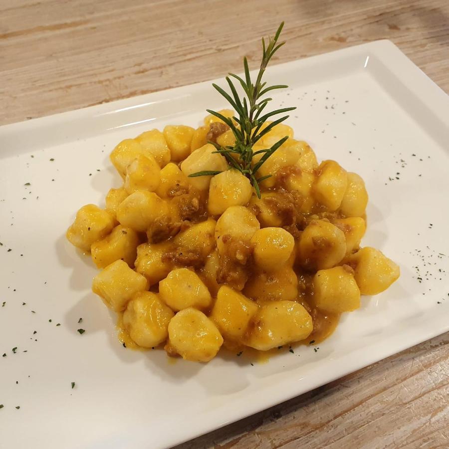 Hotel Ristorante Al Giardinetto Colle Umberto  Dış mekan fotoğraf