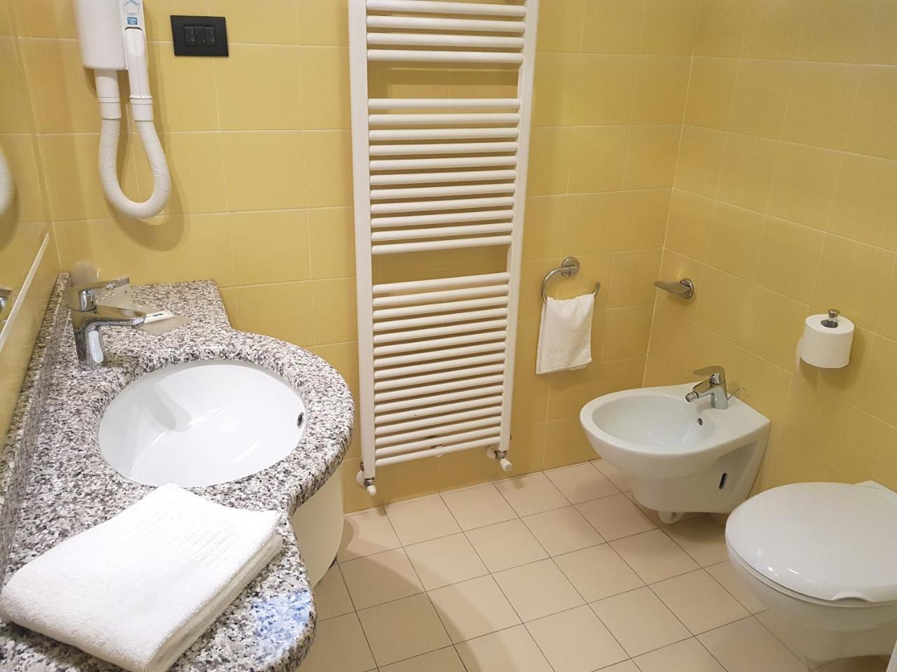 Hotel Ristorante Al Giardinetto Colle Umberto  Dış mekan fotoğraf