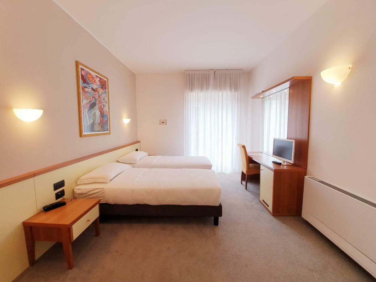 Hotel Ristorante Al Giardinetto Colle Umberto  Dış mekan fotoğraf