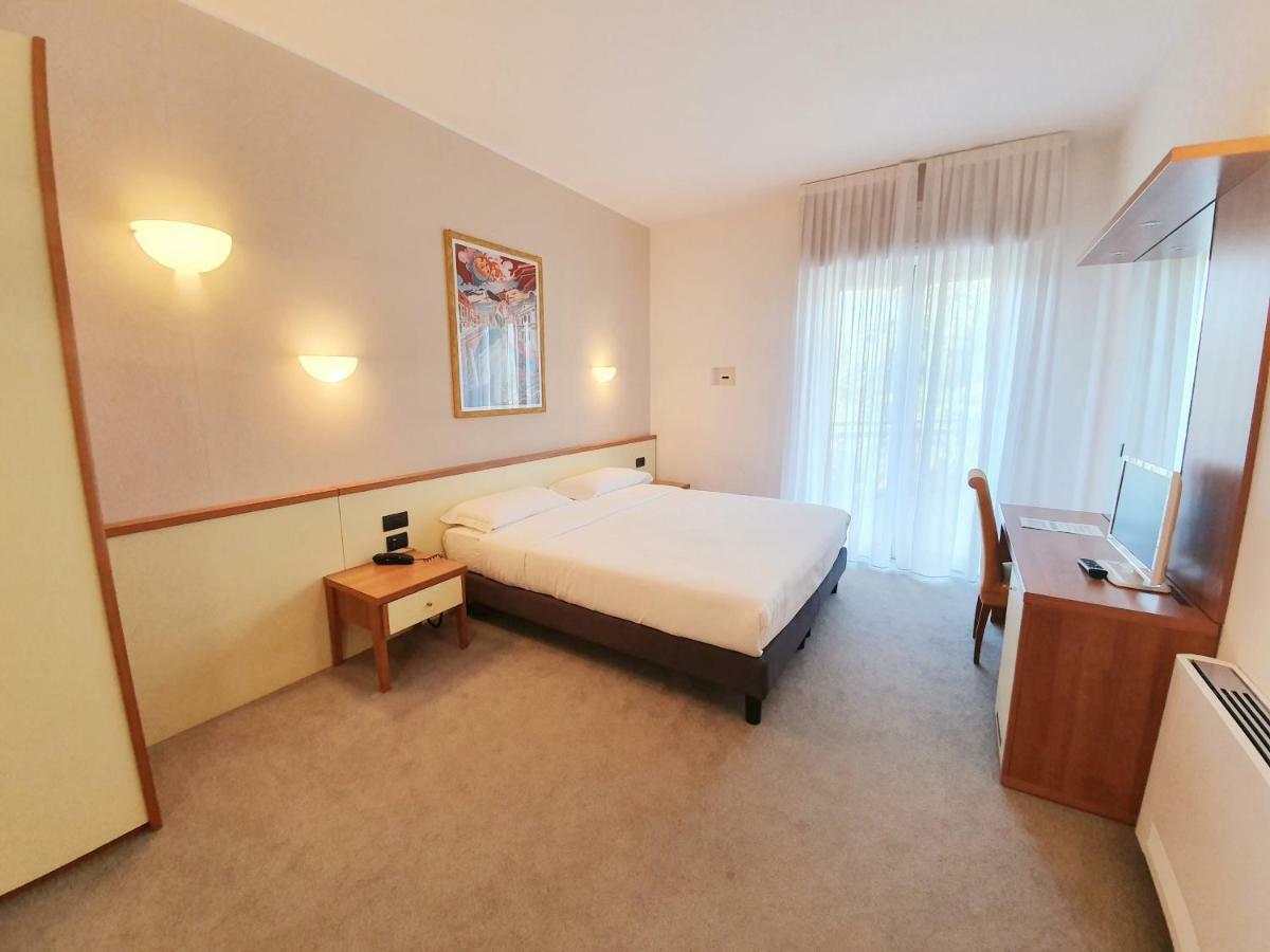 Hotel Ristorante Al Giardinetto Colle Umberto  Dış mekan fotoğraf